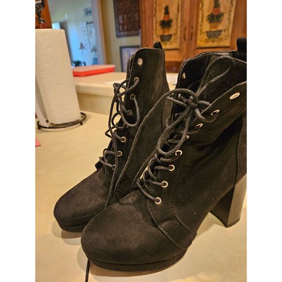 SERINA BOOTS WOMEN SIZE 9 SUEDE - Picture 1 of 3